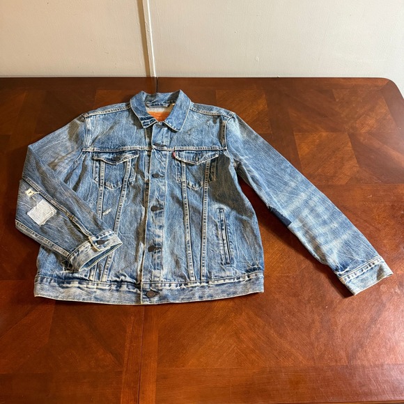 Levi's Other - Levi Strauss & Co Mens XL Distressed Trucker Jacket Light Wash Blue 72334-0296